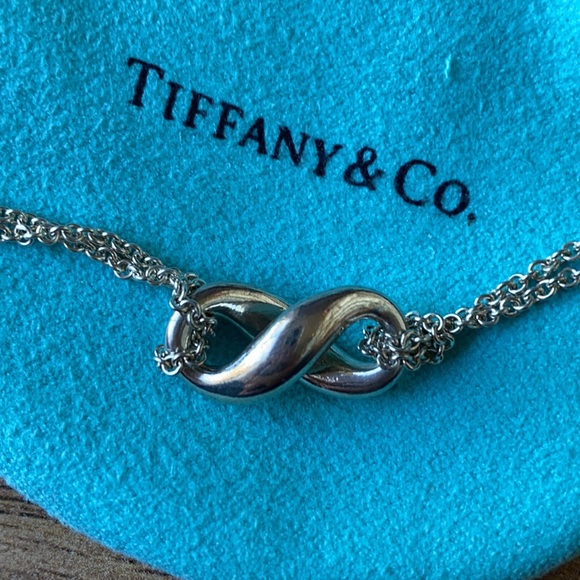 Tiffany & Co. infinity necklace - Picture 2 of 5